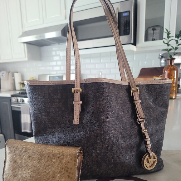 Michael Kors set - Picture 4 of 16